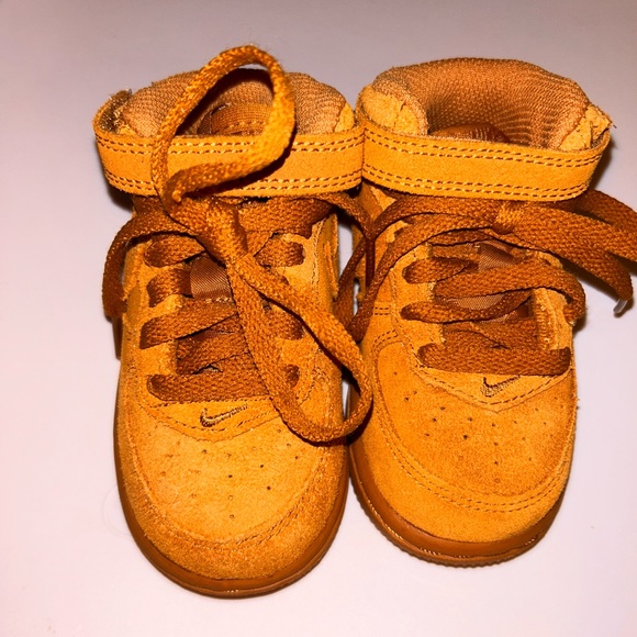 Nike - AF1 - Air Force 1 - Mid - Wheat Suede - Gum Bottom - 5c - Picture 1 of 5